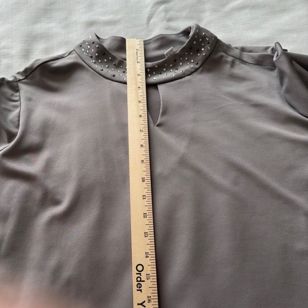 Susan Graver 2X Gray Long Sleeve Keyhole Top Embellished Collar & Cuffs Classic - Picture 11 of 16